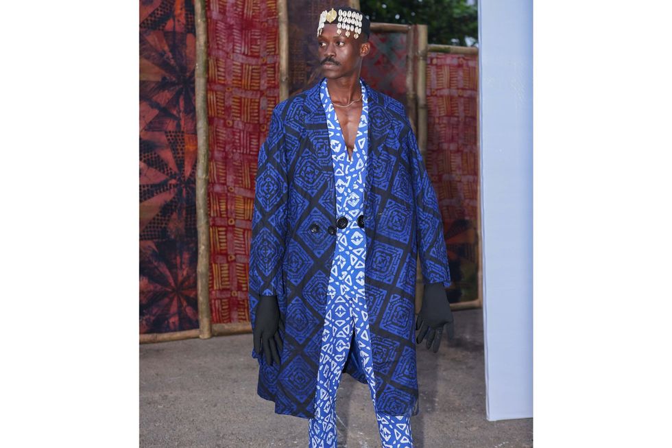 An atendee shows off their fashion at Lagos Fashion Week 2023.
