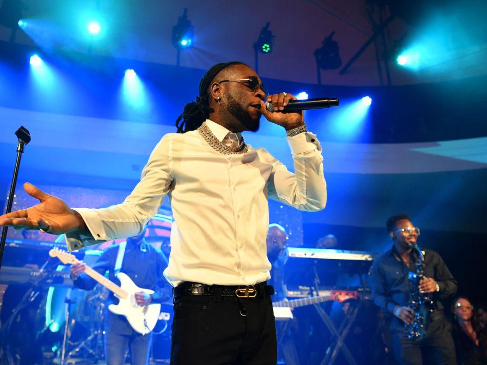 ​Burna Boy performs at the Warner Music Group Pre-Grammy Party on January 23, 2020 in Hollywood, California.