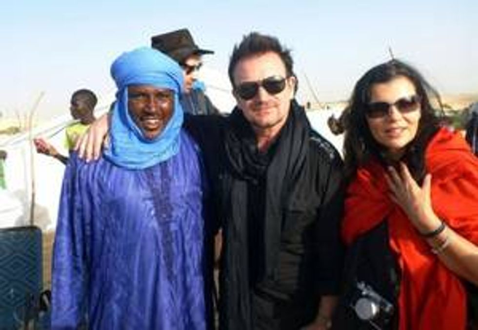 Video: Bono x Tinariwen At The Festival au Désert