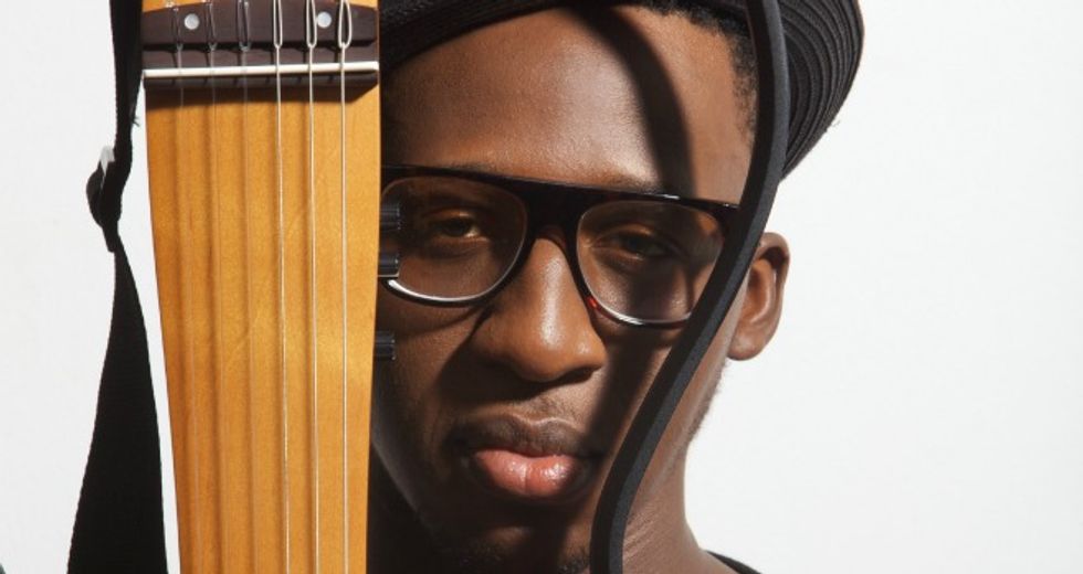 NYC: Bez Croons Solo In Soho