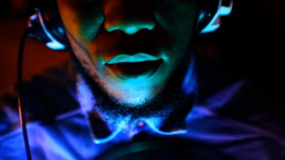 Thabo & The Real Deal's Bare-Boned Soul 'World War Free'