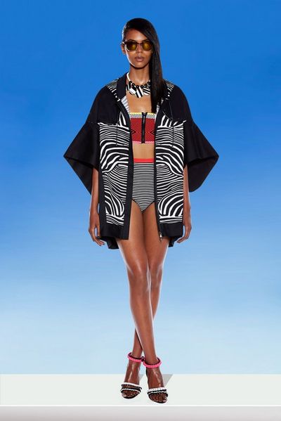 Eritrean-Canadian Model Grace Mahary x Ohne Titel