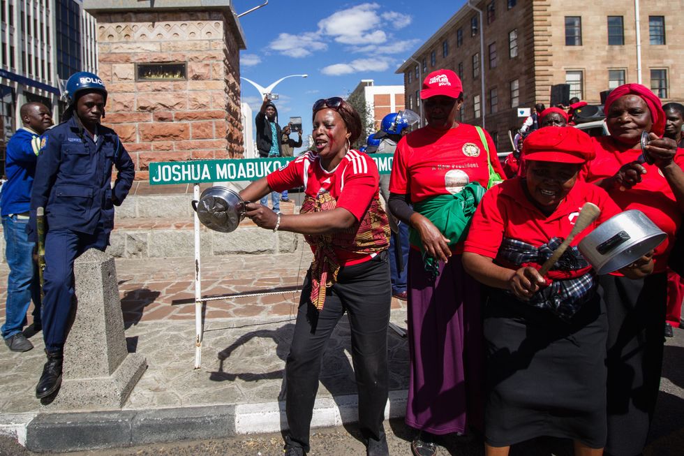 The Conflicting Emotions of Being a Diaspora Zimbabwean