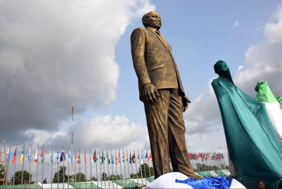 Nigeria Honors South African President With a Statue, and Everyone is Wondering Why