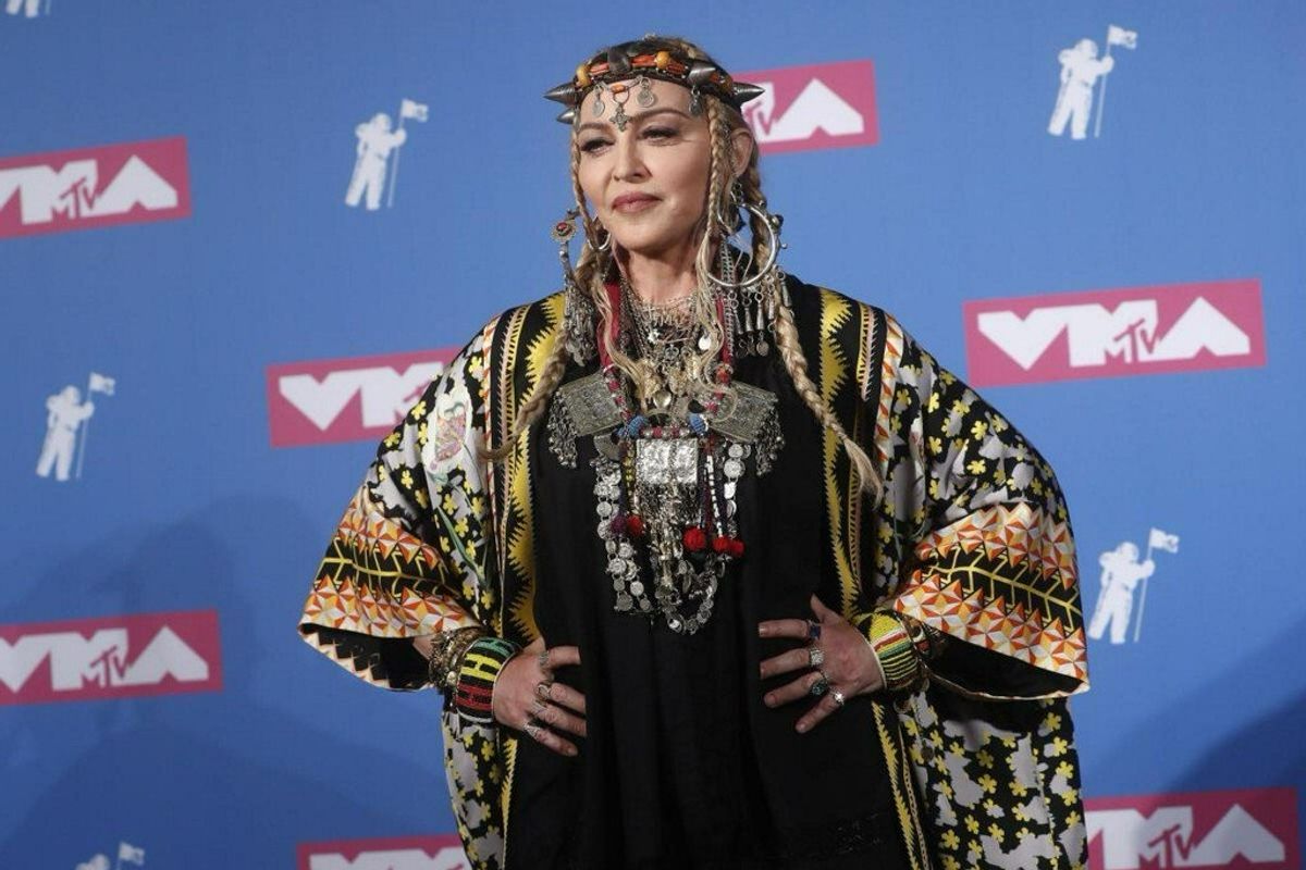 Madonna Wears Moroccan Attire During Cringe-Worthy Aretha Franklin Tribute at VMAs—Gets Dragged