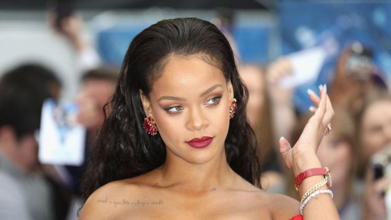 <div>Finally! Rihanna Is Bringing Fenty Beauty & Skin to Africa</div>