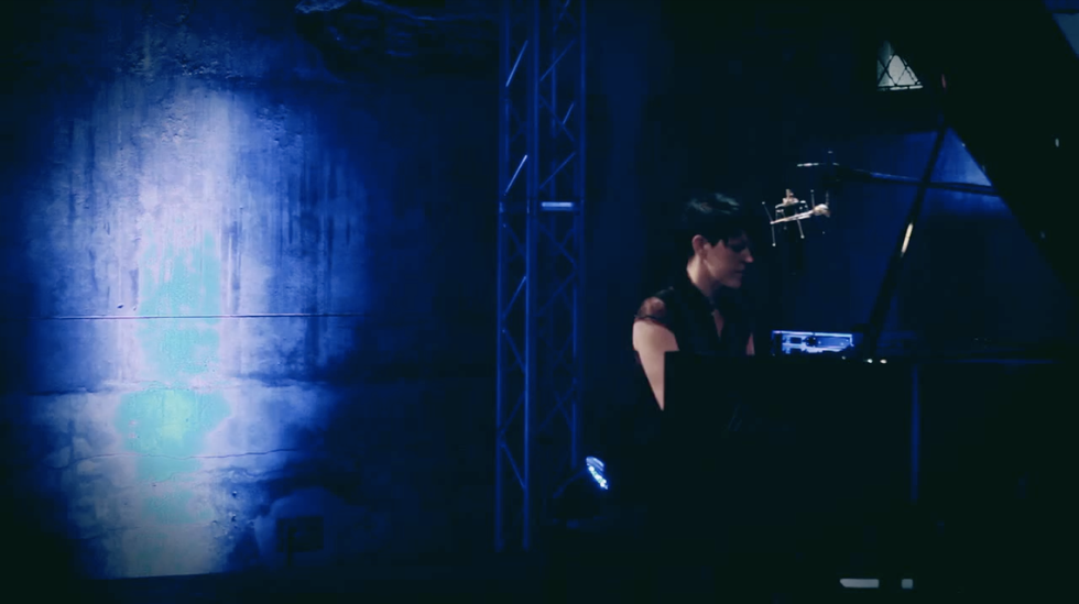 Video: Shannon Hope 'Alone in the City' + 'Fight a New Day'