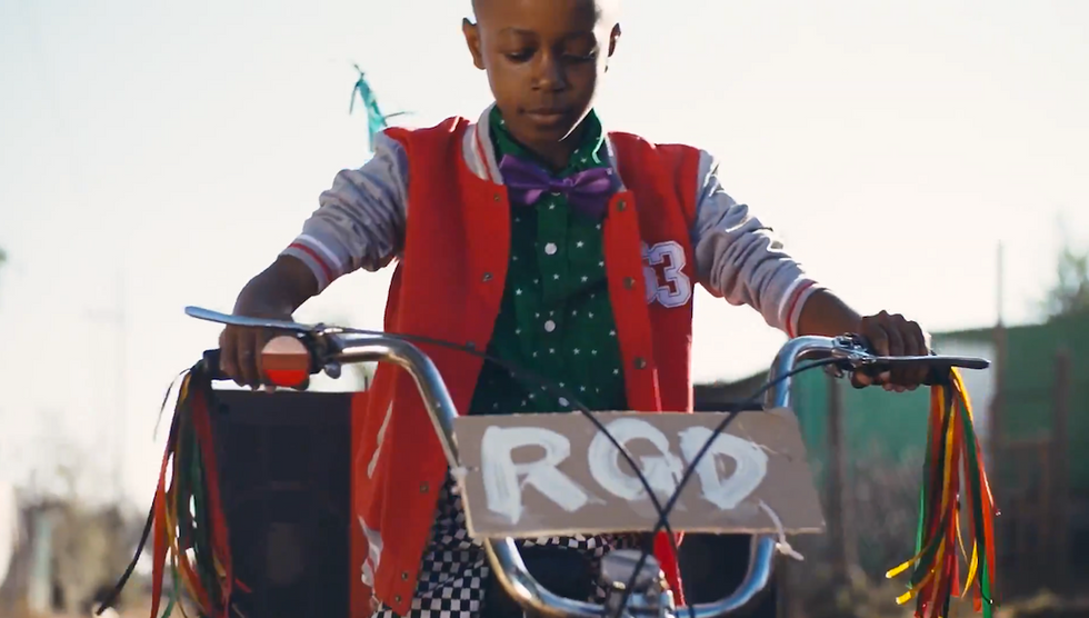 Pantsula Dance x UK House: Friend Within 'The Renegade'