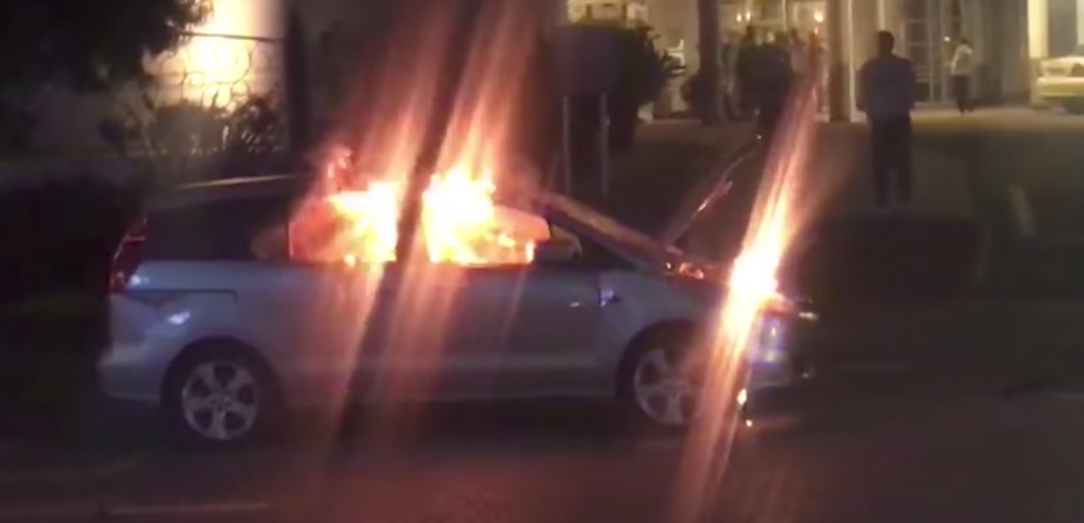 South African Uber and Metered Taxi Wars: Cars Torched