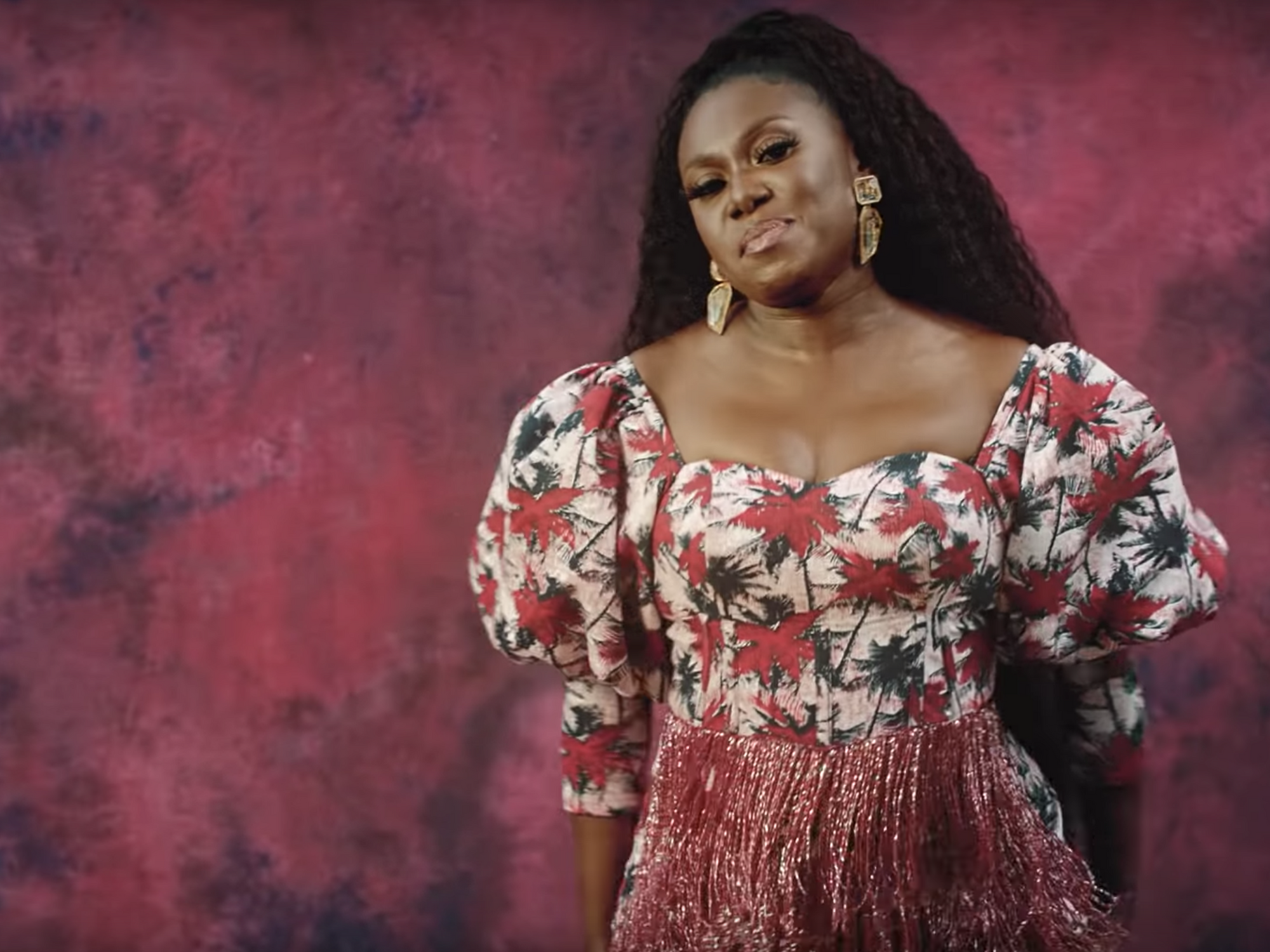 Watch Niniola's Lively Music Video for 'Omo Rapala'