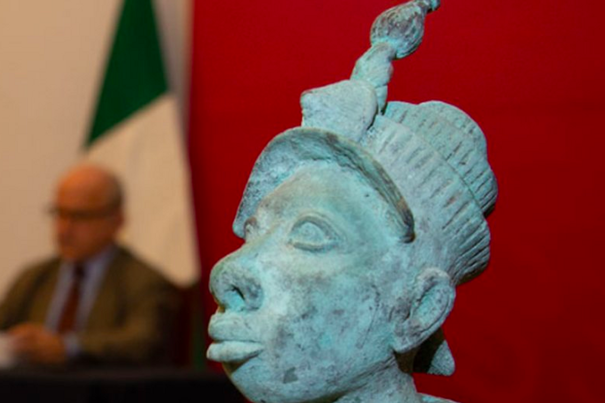 Mexican Government Returns Stolen Bronze Sculpture to Nigeria