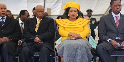Pictured above (centre) is Maesaiah Thabane.