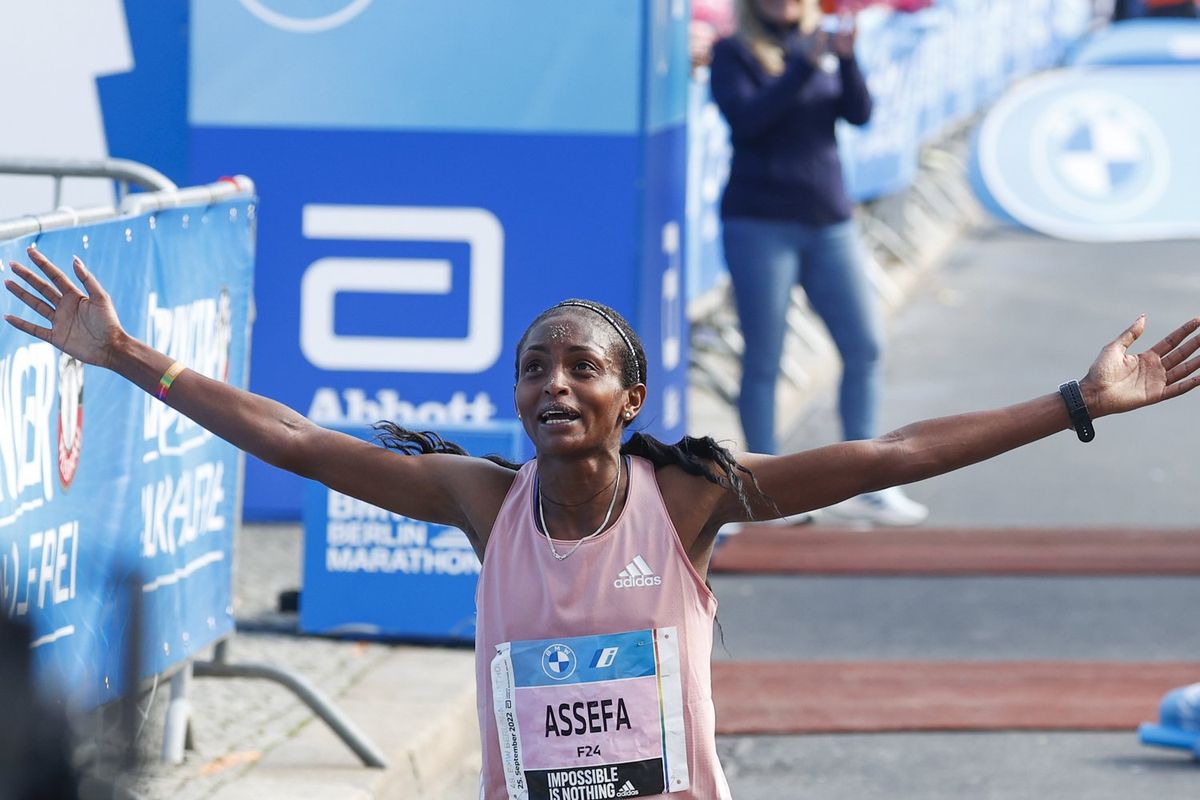 The 48th BMW Berlin Marathon held in Berlin, Germany on September 25, 2022.Ethiopian athlete Tigist Assefa came first with a time of 2.15.37. 