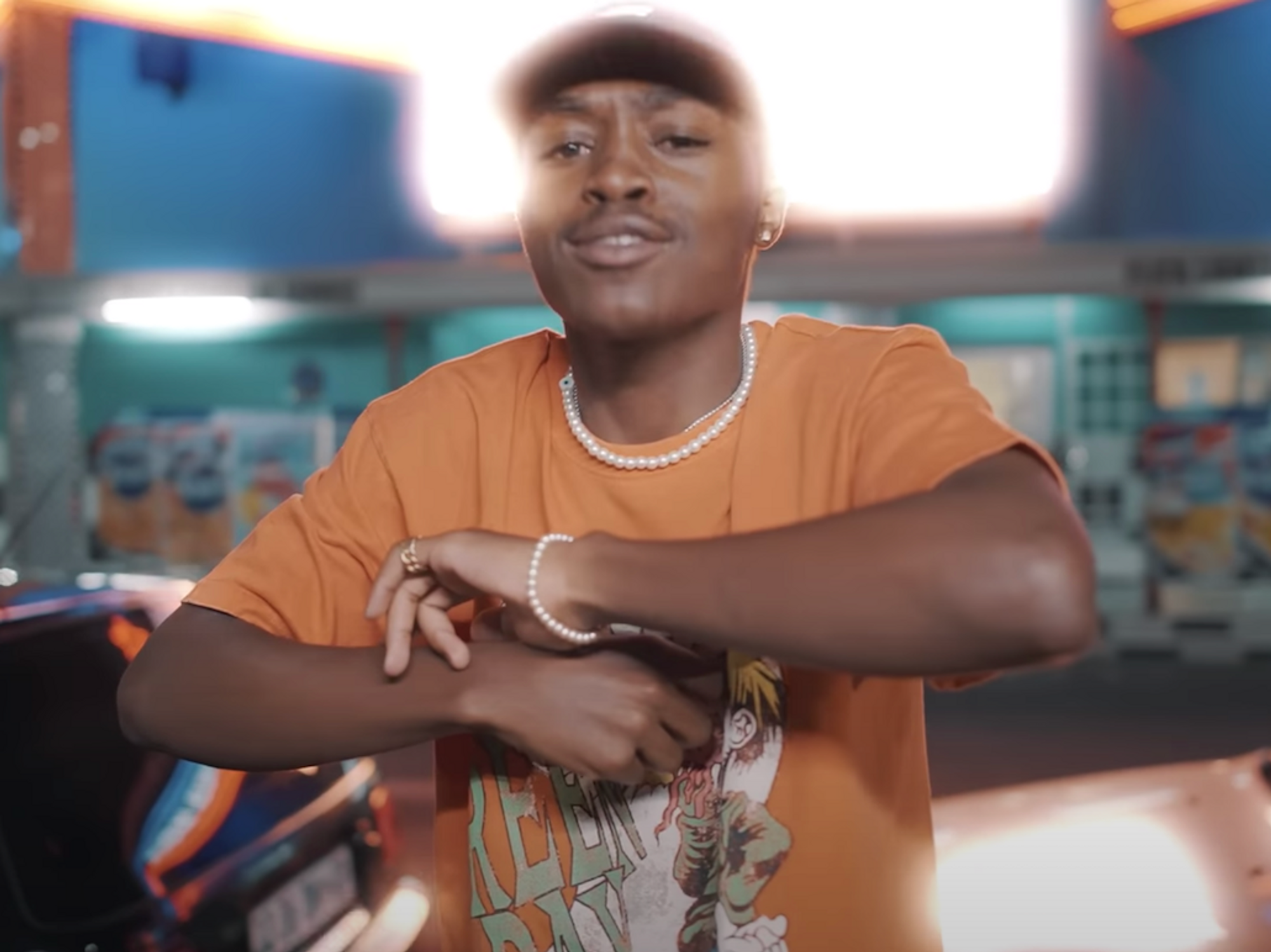 Tyler ICU & Tumelo.za in "Mnike."